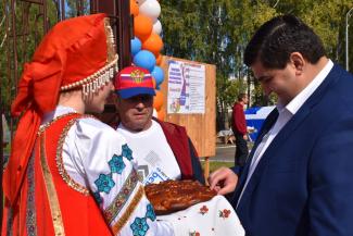 Открытие в поселке Абан стадиона имени Олимпийского чемпиона по греко-римской борьбе А.В. Шумакова 29 августа 2020г