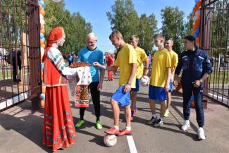 Открытие в поселке Абан стадиона имени Олимпийского чемпиона по греко-римской борьбе А.В. Шумакова 29 августа 2020г